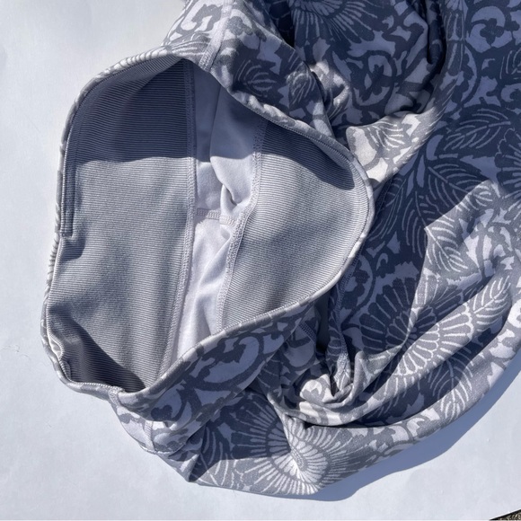 Lululemon Wunder Under Crop Legging Fossil Grey Beachy Floral w white Rare 6 - Picture 8 of 10